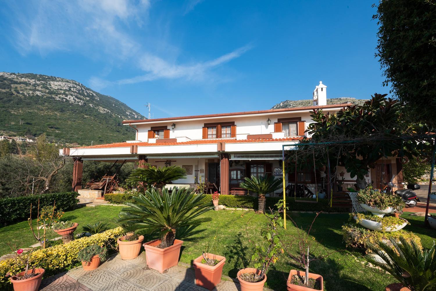 Villa Ida Bed & Breakfast Terracina Buitenkant foto